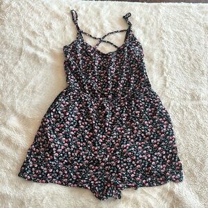 H&M Divided Strappy Floral Romper Women’s Size 8